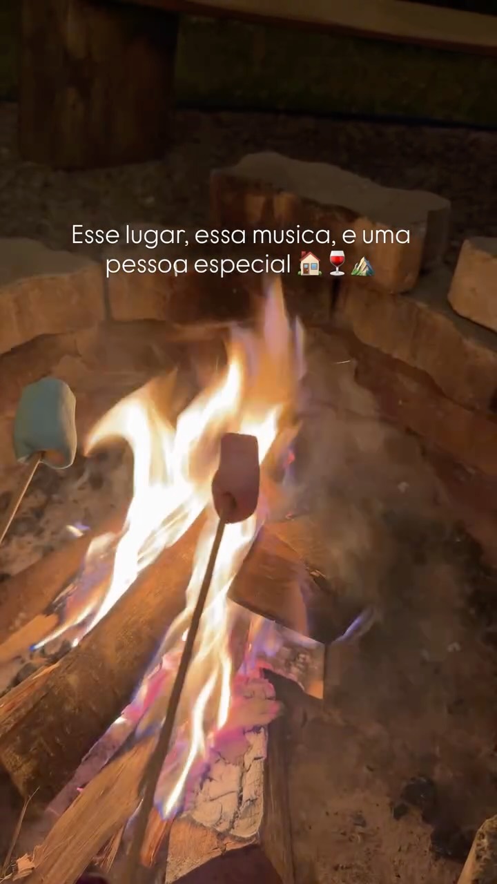 Fogo aceso na fogueira